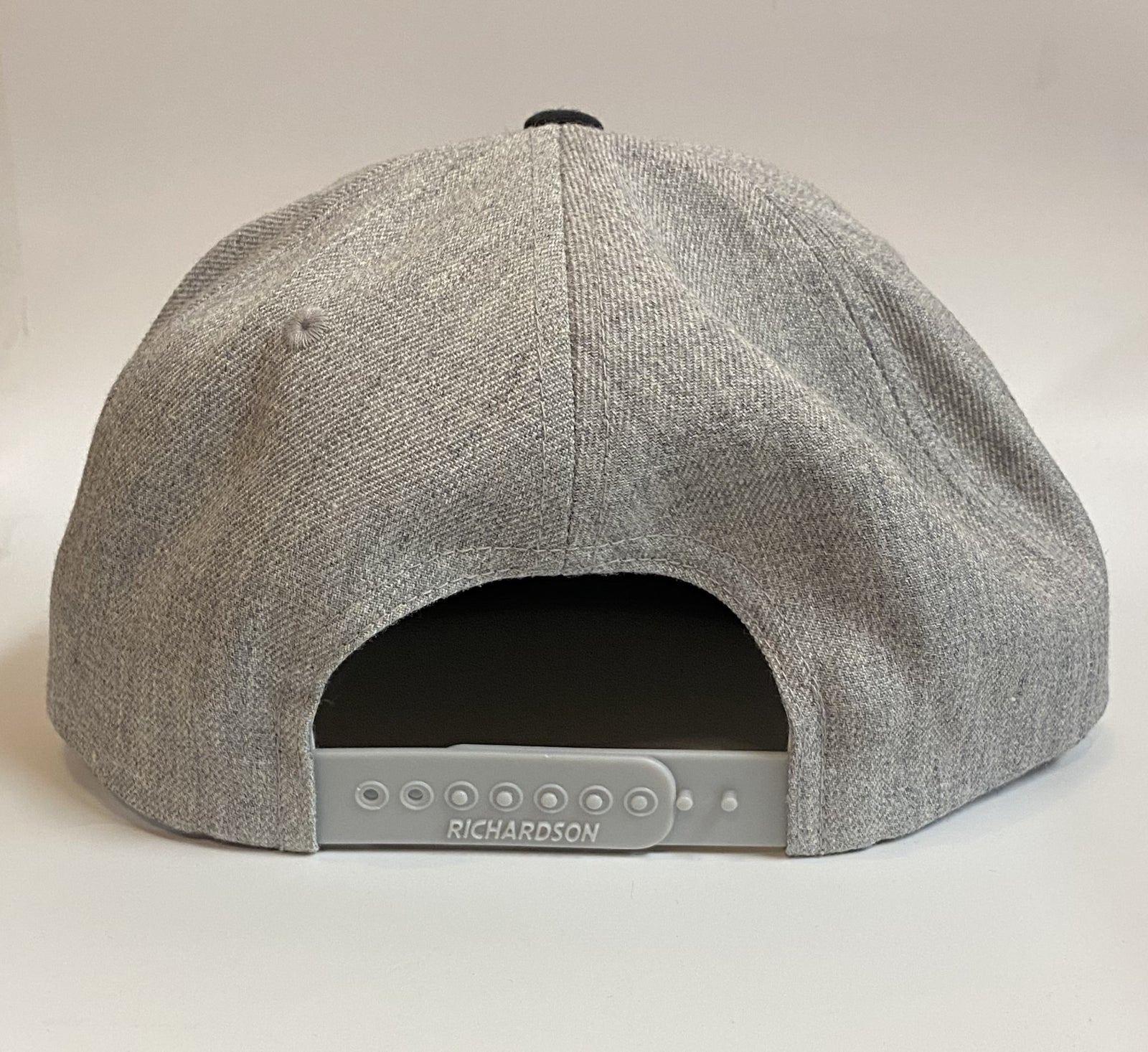 Hat - Iconic Text Flat Bill - Grey